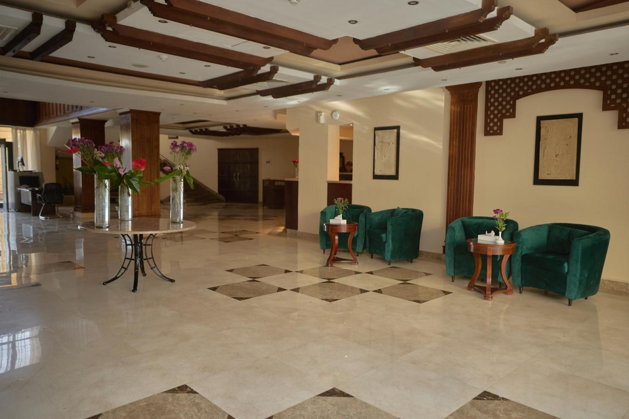 Swiss Inn Plaza Hotel 6th of October City Exterior photo
