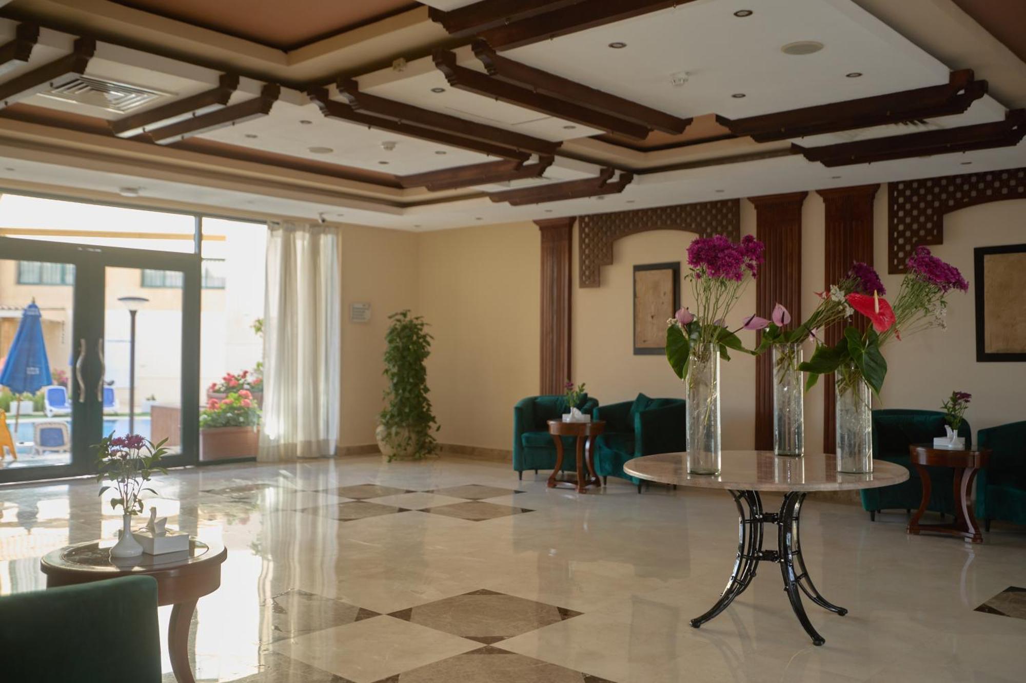 Swiss Inn Plaza Hotel 6th of October City Exterior photo